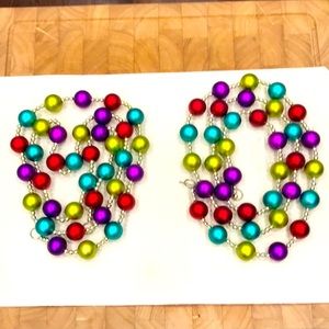 CHRISTMAS DECOR MULTI BRIGHT BALLS ON A 6’clear cord and sellin in a lot of 2🎄